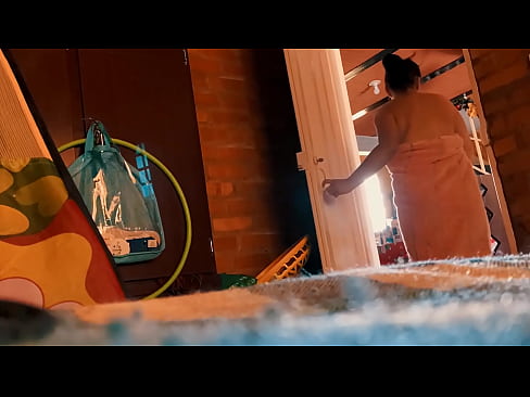 ❤️ דודי הולך אחרי למקלחת, הוא מזיין אותי בזמן שאני מתקלח. ❌ פורנו אצלנו ❌❤